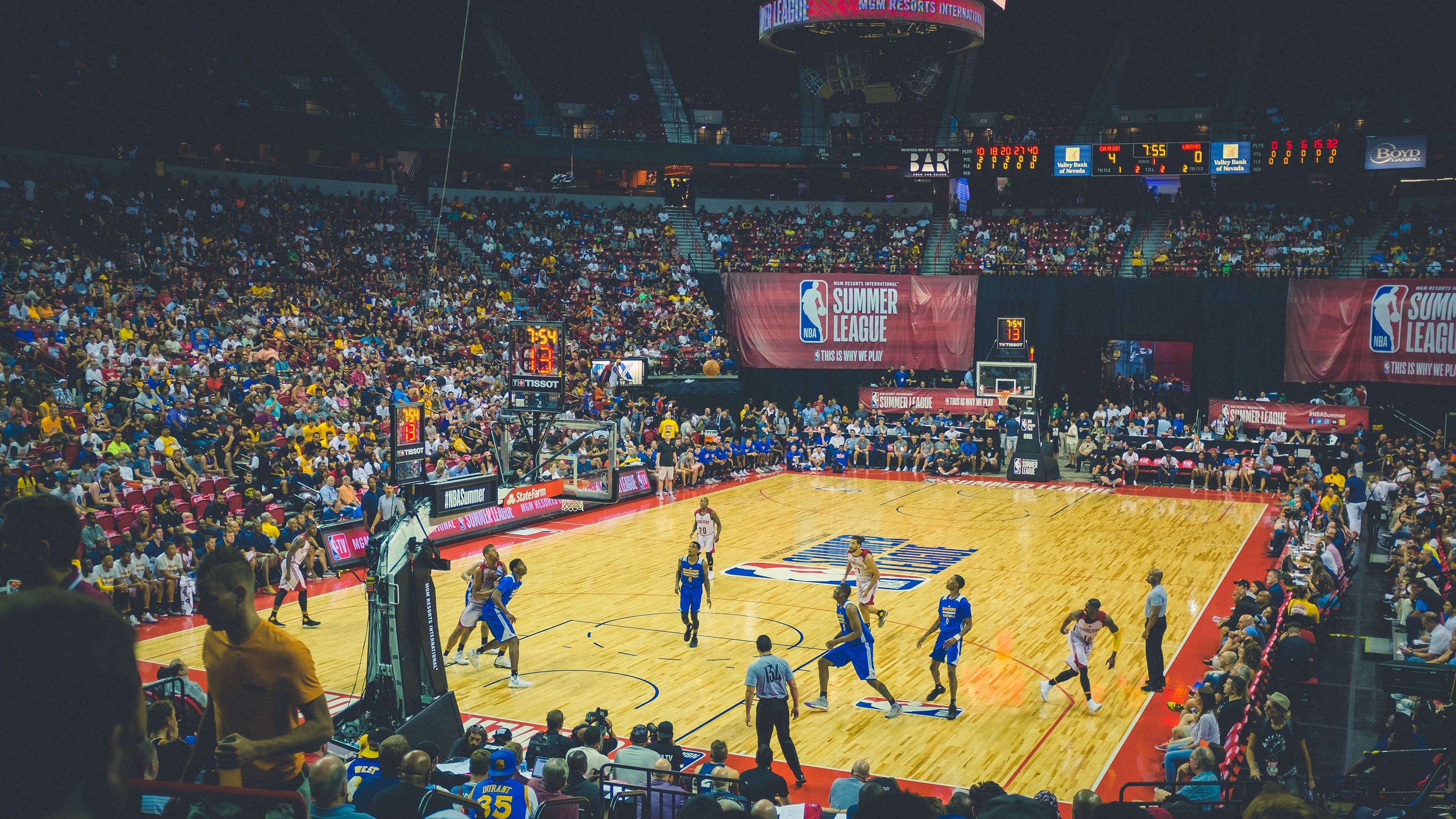 “马科斯·莫奇：阿根廷美洲狮队的全能防守者，未来星光熠熠”