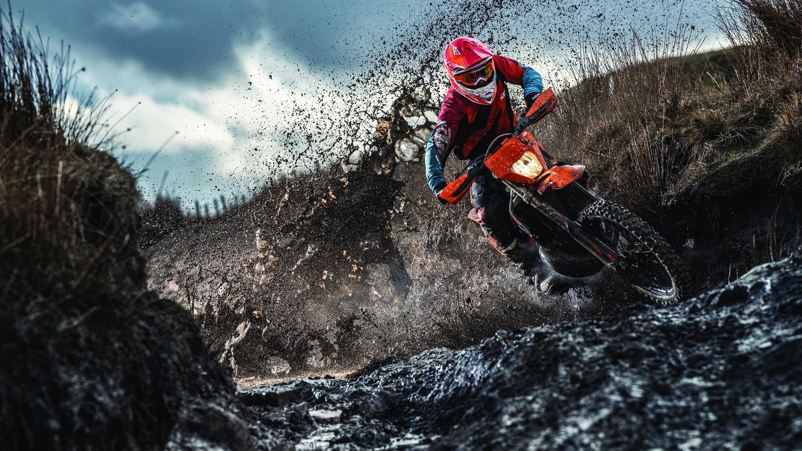 中国男篮海外集训开启，争夺国际赛场佳绩，中国男篮晒集训合影